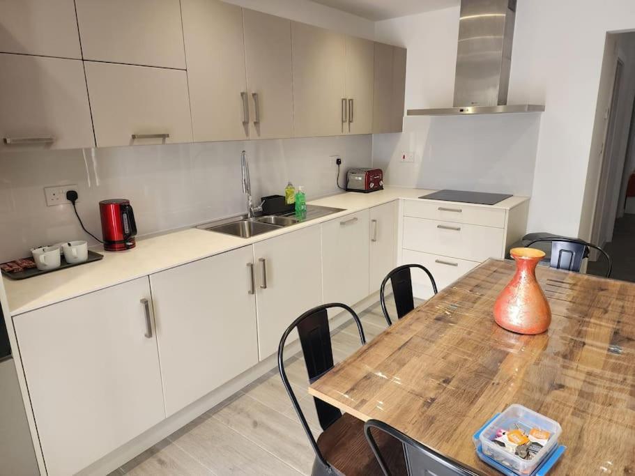 Paradigm Court, Modern 2-Bedroom Apartment F2, Oxford Exteriör bild